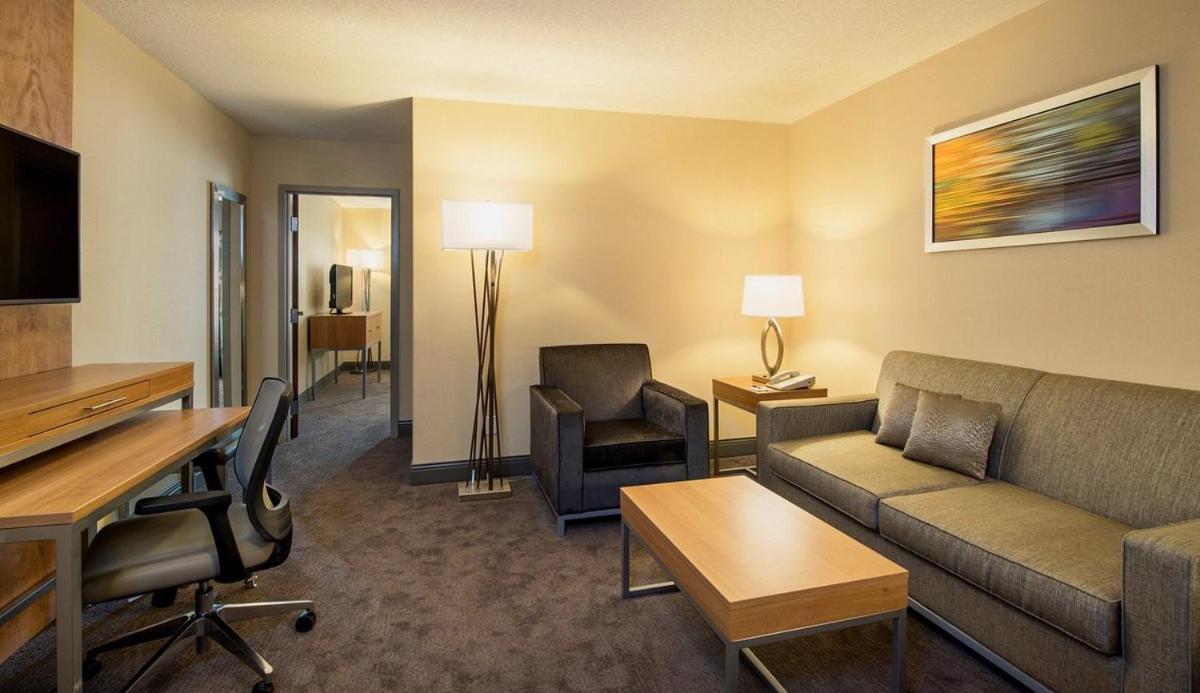 Holiday Inn Express Hotel & Suites Sherwood Park-Edmonton Area By Ihg מראה חיצוני תמונה
