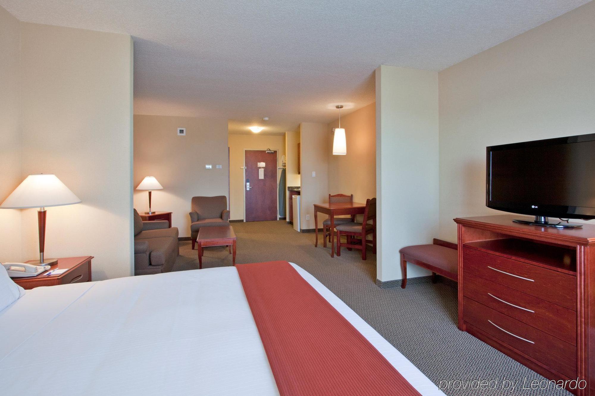 Holiday Inn Express Hotel & Suites Sherwood Park-Edmonton Area By Ihg מראה חיצוני תמונה