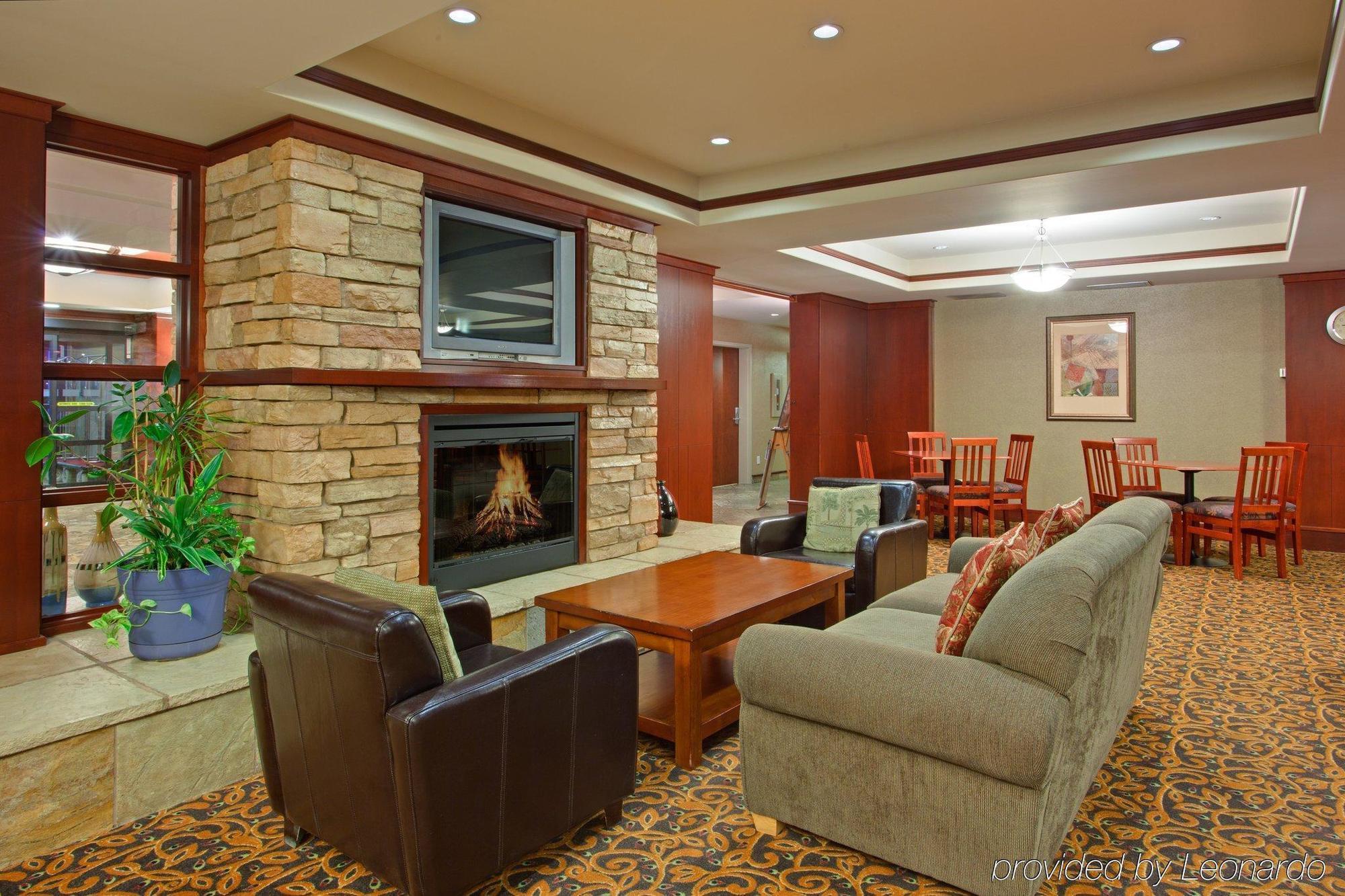 Holiday Inn Express Hotel & Suites Sherwood Park-Edmonton Area By Ihg מראה פנימי תמונה