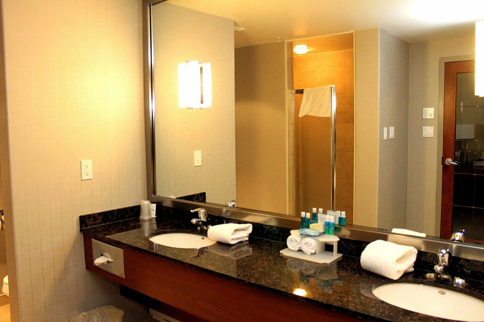 Holiday Inn Express Hotel & Suites Sherwood Park-Edmonton Area By Ihg מראה חיצוני תמונה